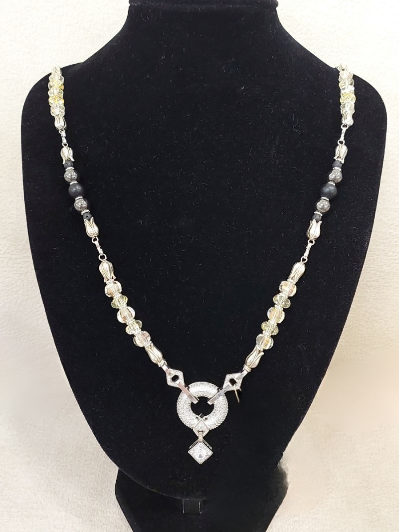 Margele din hematit si piatra vulcanica