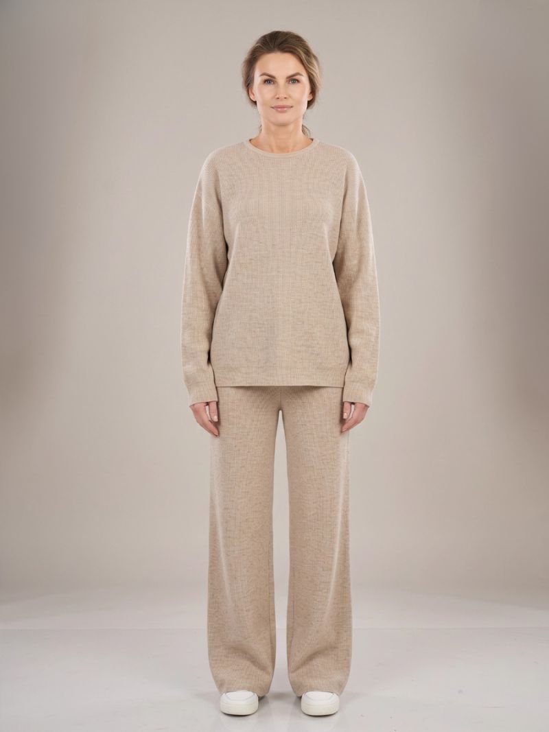 Set tricotat din cașmir – pulover și pantaloni