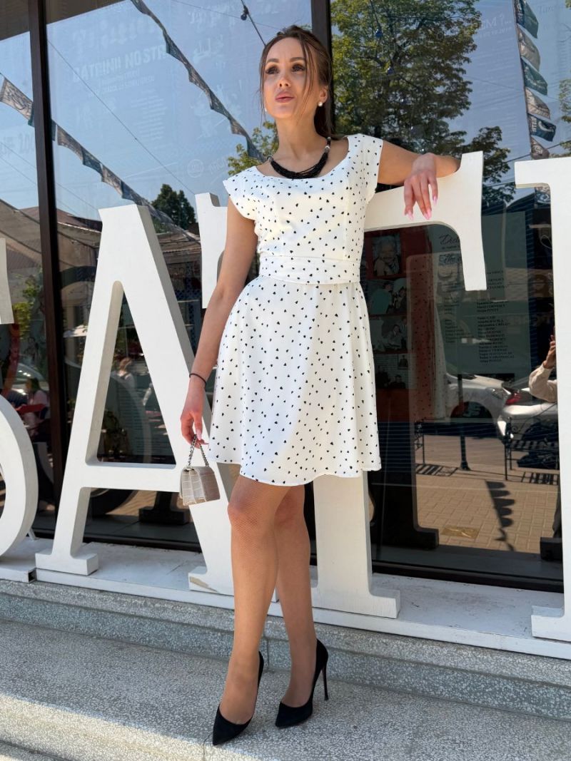 Rochie alba cu inime negre