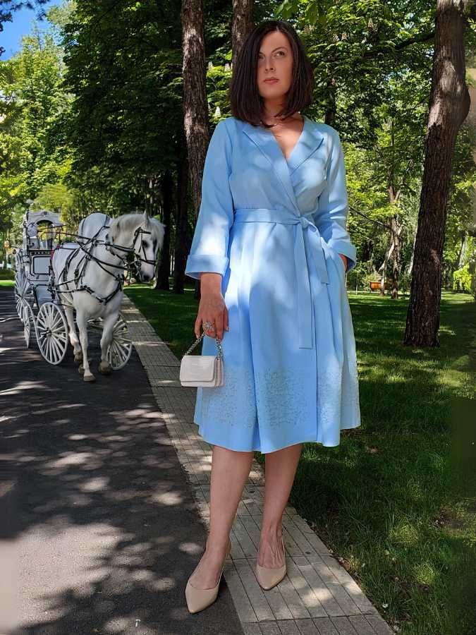 Rochie event cu broderie