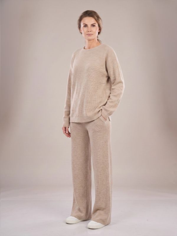 Set tricotat din cașmir – pulover și pantaloni
